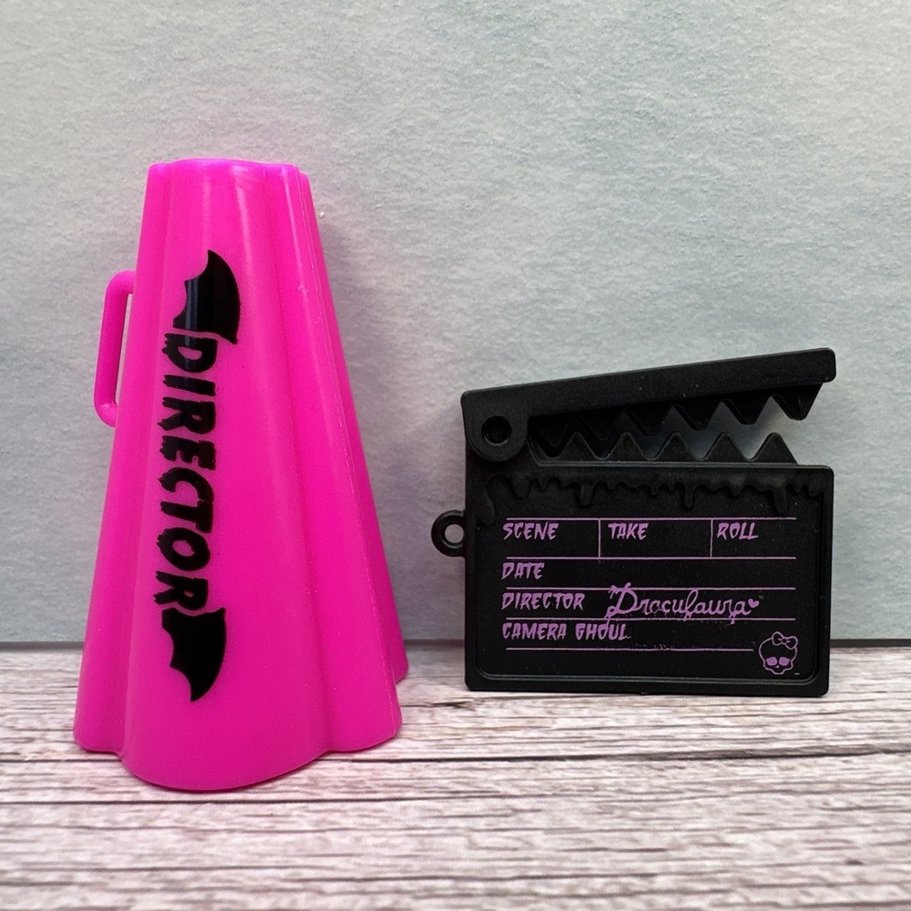 Monster High G3 Draculaura's Fearbook Drama Club Director Megaphone & Clapboard